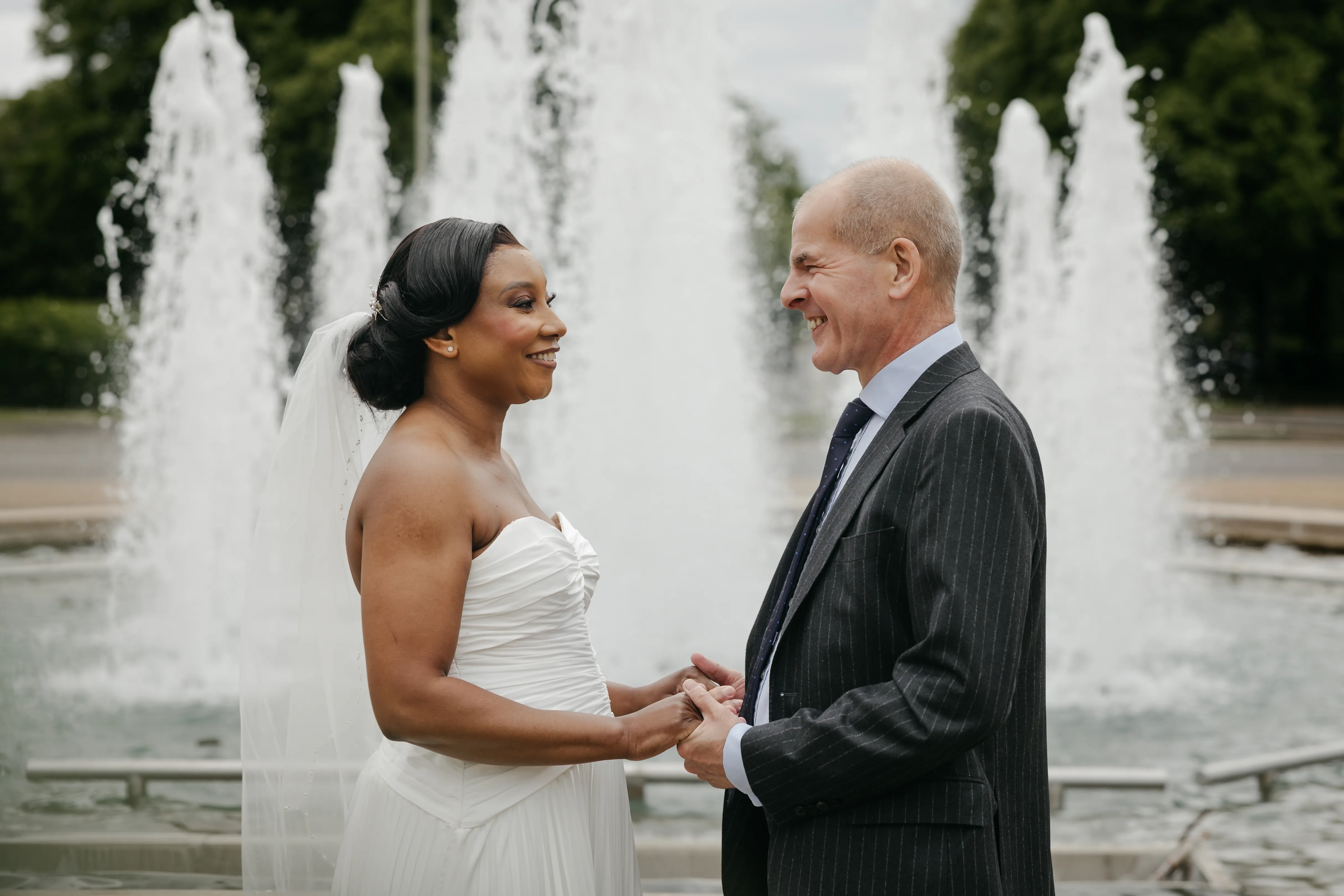Signing the register &mdash; Belinda and John